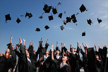 university-student-graduation-photo-hats
